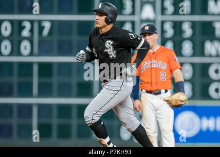 Houston, TX, USA. 6 juillet, 2018. White Sox de Chicago droit fielder Avisail Garcia (26 tours) les bases après avoir frappé un home run pendant un match entre les Astros de Houston et les White Sox de Chicago au Minute Maid Park de Houston, TX. Les Astros ont remporté 11 à 4.Trask Smith/CSM/Alamy Live News Banque D'Images