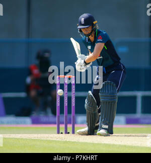 Emerald du stade Headingley, Leeds, West Yorkshire, 7 juillet 2018. Amy Jones de l'Angleterre contre la Nouvelle-Zélande au bâton femmes pendant l'Angleterre v Nouvelle-zélande Royal London Women's International de Jour . Credit : Touchlinepics/Alamy Live News Banque D'Images