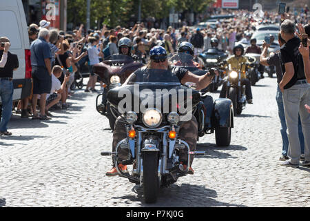 République tchèque. 7 juillet 2018. Des milliers de pilotes de Harley Davidson a célébré le 115e anniversaire de Harley Davidson avec un défilé de motos à Prague, République tchèque. - Pas de service de fil - Photo : Jan A. Nicolas/dpa dpa : Crédit photo alliance/Alamy Live News Banque D'Images