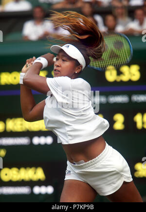 Londres, Royaume-Uni. 7 juillet 2018. Wimbledon Tennis : Naomi de Osaka au Japon au cours de son troisième match contre l'Allemagne est Angie Kerber à Wimbledon aujourd'hui. Kerber remporte le match en 5 sets. Crédit : Adam Stoltman/Alamy Live News Banque D'Images