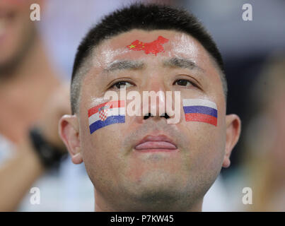 Sochi, Russie. 7 juillet 2018. Coupe du Monde de la FIFA, quart-de-finale entre la Russie et la Croatie au stade Fisht. Un ventilateur dans les stands. Photo : Christian Charisius/dpa dpa : Crédit photo alliance/Alamy Live News Banque D'Images