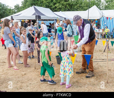 Cheshire, Royaume-Uni. Cheshire, Royaume-Uni. 7 juillet 2018. ont tenu leur 11e fete sur le champ d'événements où des centaines de personnes ont bravé la canicule et jouissaient de droits : John Hopkins/Alamy Live News Crédit : John Hopkins/Alamy Live News Banque D'Images