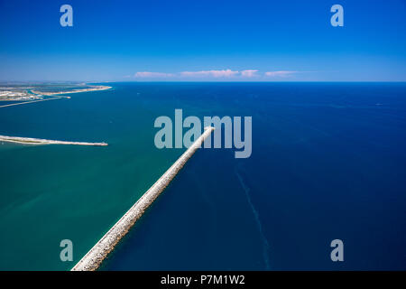 Mer Méditerranée, ciel, bleu de l'eau, quai, Sète, Hérault, région de l'Occitanie, France Banque D'Images