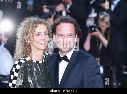 27 mai 2017 - Cannes, France : Delphine de Vigan, François Busnel assister à la "basé sur une histoire vraie' premiere pendant le 70e festival de Cannes. Delphine de Vigan et François Busnel lors du 70eme Festival de Cannes. *** FRANCE / PAS DE VENTES DE MÉDIAS FRANÇAIS *** Banque D'Images