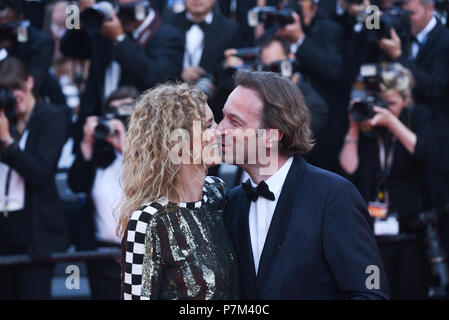 27 mai 2017 - Cannes, France : Delphine de Vigan, François Busnel assister à la "basé sur une histoire vraie' premiere pendant le 70e festival de Cannes. Delphine de Vigan et François Busnel lors du 70eme Festival de Cannes. *** FRANCE / PAS DE VENTES DE MÉDIAS FRANÇAIS *** Banque D'Images