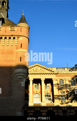 Toulouse, Haute-Garonne, France, Charles de Gaulle et la Tour de Capitole Banque D'Images