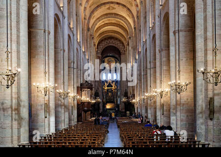 France, Haute Garonne, Toulouse, un arrêt sur el Camino de Santiago, la basilique Saint-Sernin classée au Patrimoine Mondial de l'UNESCO, la nef Banque D'Images