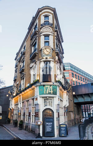 L'Angleterre, Londres, la ville de Londres, le frère noir Pub Banque D'Images