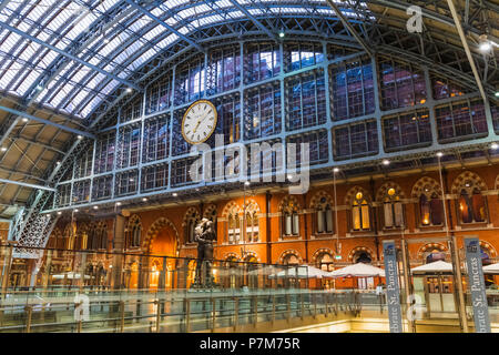 L'Angleterre, Londres, Kings Cross, St Pancras Gare Banque D'Images