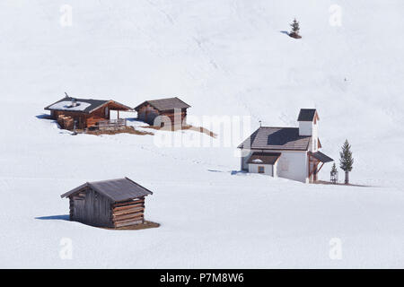 L'église blanche de Pfunderer Tschey, Pfunds, Landeck, district sud de Suède, Tyrol, Autriche Banque D'Images