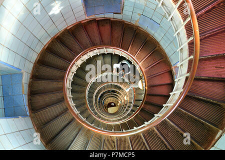 France, Charente Maritime, la Côte Sauvage, la pointe de la Coubre, le phare de la Coubre La Tremblade, au nord de l'estuaire de la Gironde, escalier Banque D'Images