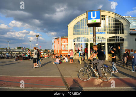 Allemagne, Berlin, Friedrichshain, Warschauer Strasse U-Bahn station Banque D'Images