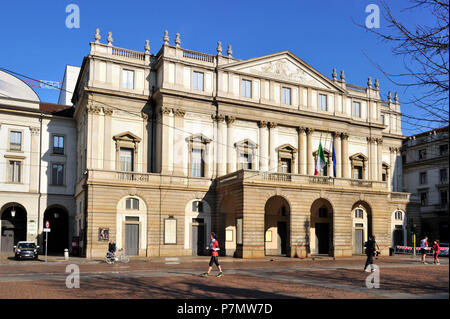 L'Italie, Lombardie, Milan, Duomo, Piazza della Scala, l'opéra de la Scala Banque D'Images