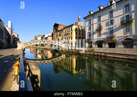 L'Italie, Lombardie, Milan, Navigli, Alzaia Naviglio Grande, canal Naviglio Grande construit entre le 12ème siècle et le 14e siècle entre Milan et le Fleuve Ticino Banque D'Images