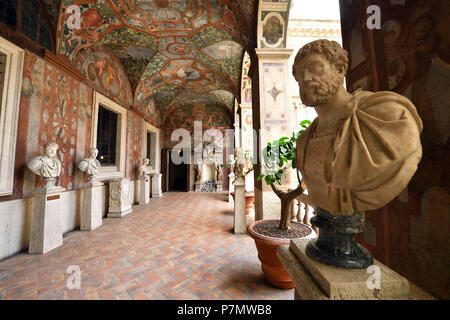 L'Italie, Lazio, Rome, centre historique classé au Patrimoine Mondial par l'UNESCO, la Piazza Navona, le Palazzo Altemps (Musée National Romain), Loggia des Empereurs Banque D'Images