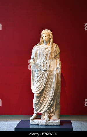 L'Italie, Lazio, Rome, centre historique classé au Patrimoine Mondial de l'UNESCO, Museo Nazionale Romano (Musée National de Rome), Palais Massimo alle Terme (Massimo's Palace), statue de l'empereur Auguste Banque D'Images