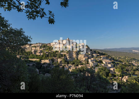 Gordes, Provence, France, Europe, village provençal de Gordes Banque D'Images