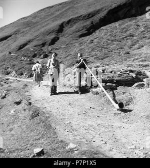 Les soufflantes de cor des alpes ca. 1950, Suisse Banque D'Images