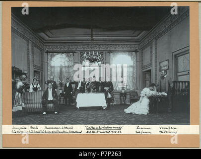 Hilda Klefberg som Evangelina, Georgina Bäckström som Rosalie, Ossian Hamrin som Flochencoeur, Fredrik Hedlund som Baron de Clérambois, Amanda Janson som Lucienne & Nils Personne som Verdisson Giftermålsbalken j rundt, Dramatiska teatern 1903 Giftermålsbalken 172 rundt, Dramatiska teatern 1903. Föreställningsbild - SMV - H14 036 Banque D'Images