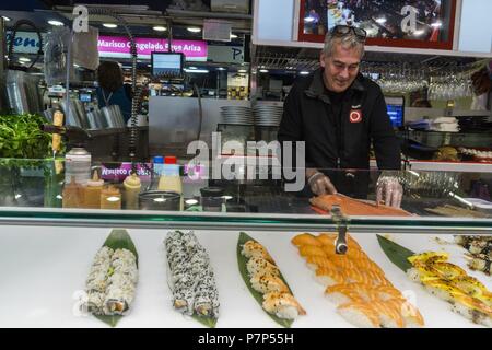 Para llevar sashimi, Mercado del Olivar, Palma, Majorque, Îles Baléares, Espagne. Banque D'Images