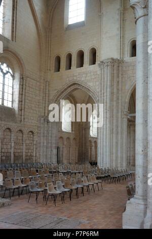 Eglise DE LA MADELEINE. INTERIORES. CHATEAUDUN, FRANCIA. Banque D'Images