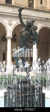 Bacchante dansant et de la faune, par William Frederick Macmonnies (1863-1937), dans la cour de la Bibliothèque publique de Boston . 9 octobre 2006 (date d'origine) 54 BPLcourt3 Banque D'Images