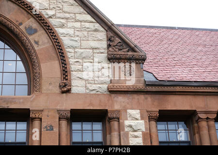 Anglais : Détail - Bibliothèque publique de Cambridge - Cambridge, Massachusetts, USA. 25 juillet 2015, 11:44:17 Détail 132 - Bibliothèque publique de Cambridge - Cambridge, MA - DSC01628 Banque D'Images