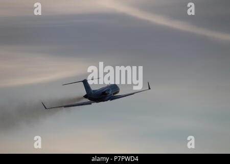 N992NA, un Gulfstream III gérée par la NASA, à travers l'aéroport de Prestwick avec le personnel de la Station spatiale internationale. Banque D'Images