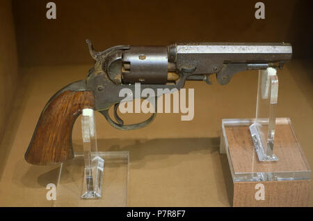 Anglais : Exposition dans le Lorenzo de Zavala State Archives et Bibliothèque Building - Austin, Texas, États-Unis. 17 novembre 2015, 16:07:53 pistolet Double action 135 Cooper, entreprise de fabrication d'armes à feu, ch. 1863 - Lorenzo de Zavala State Archives et Bibliothèque Building - Austin, Texas - DSC08374 Banque D'Images