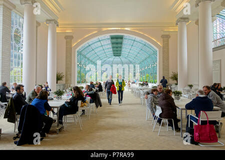 Anglais : Orangerie au Château Royal de Laeken, Bruxelles, Belgique. 17 avril 2016, 08:36:18 295 - l'intérieur de l'Orangerie du Château Royal de Laeken, Bruxelles, Belgique - DSC07564 Banque D'Images