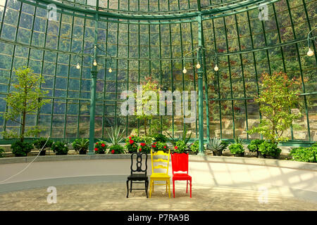 Anglais : Orangerie au Château Royal de Laeken, Bruxelles, Belgique. 17 avril 2016, 08:38:15 295 - l'intérieur de l'Orangerie du Château Royal de Laeken, Bruxelles, Belgique - DSC07574 Banque D'Images