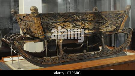 Traîneau sur le bois. Trouvé sur la tombe du navire Oseberg. 9e siècle. Viking Ship Museum. Oslo. La Norvège. Banque D'Images