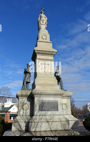 Anglais : Civil War Memorial - Saugus, Massachusetts, USA. Sculpteur : Melzar Mosman Hunt (1845-1926). Monument dédié en 1875. Numéro de contrôle de SIRIS Smithsonian : IAS 87740265. (Plaque à l'avant de la base :) Ce monument A ÉTÉ PRÉSENTÉ À LA VILLE DE SAUGUS/PAR/HENRY E. HONE/COMME UN MÉMORIAL DE LE PATRIOTISME DE SES FILS/qui allèrent à la bataille sur terre et mer/À PARTIR DE 1861-1865 POUR LA PRÉSERVATION DE L'UNION/PAR LEUR LOYAUTÉ ET LEUR DÉVOUEMENT, ILS ONT AIDÉ OU DE MAINTENIR LE DRAPEAU DE NOTRE PAYS COMME L'EMBLÈME/de l'ÉGALITÉ DES DROITS ET DE L'unité nationale. (160 noms qui ont combattu dans la guerre civile apparaissent sur les plaques situé sur Banque D'Images