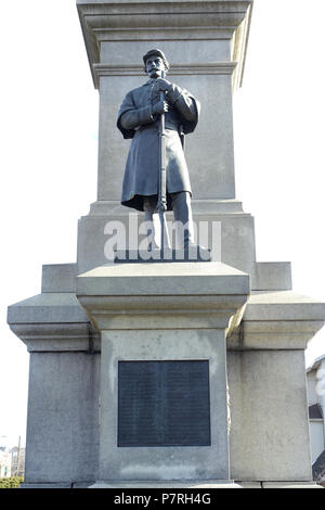 Anglais : Civil War Memorial - Saugus, Massachusetts, USA. Sculpteur : Melzar Mosman Hunt (1845-1926). Monument dédié en 1875. Numéro de contrôle de SIRIS Smithsonian : IAS 87740265. (Plaque à l'avant de la base :) Ce monument A ÉTÉ PRÉSENTÉ À LA VILLE DE SAUGUS/PAR/HENRY E. HONE/COMME UN MÉMORIAL DE LE PATRIOTISME DE SES FILS/qui allèrent à la bataille sur terre et mer/À PARTIR DE 1861-1865 POUR LA PRÉSERVATION DE L'UNION/PAR LEUR LOYAUTÉ ET LEUR DÉVOUEMENT, ILS ONT AIDÉ OU DE MAINTENIR LE DRAPEAU DE NOTRE PAYS COMME L'EMBLÈME/de l'ÉGALITÉ DES DROITS ET DE L'unité nationale. (160 noms qui ont combattu dans la guerre civile apparaissent sur les plaques situé sur Banque D'Images