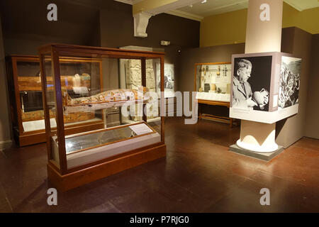 Anglais : Exposition dans le Musée sémitique de Harvard, Harvard University, Cambridge, Massachusetts, USA. Travaille sur cette photographie sont assez vieux pour qu'ils soient dans le . 3 avril 2016, 13:57:08 142 pièce égyptienne - Harvard Musée sémitique - Cambridge, MA - DSC06090 Banque D'Images