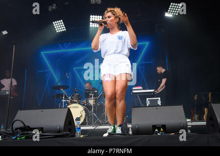 Raye d'effectuer le deuxième jour de la fête sans fil, à Finsbury Park, au nord de Londres. ASSOCIATION DE PRESSE Photo. Photo date : Samedi 7 juillet 2018. Crédit photo doit se lire : Matt Crossick/PA Wire. Banque D'Images