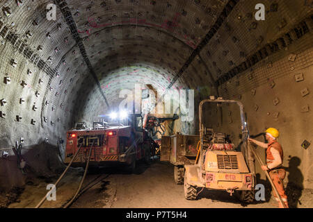 Spital am Semmering : Percer les trous de mine à Semmering-Basistunnel (Tunnel de Base) de Semmering Semmeringbahn (chemin de fer du Semmering) en construction Banque D'Images