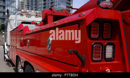 Le rouge et le blanc Heavy Lift Dépanneuse Banque D'Images