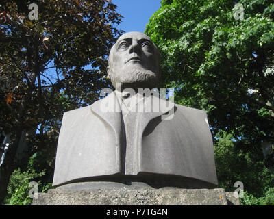 21 Anders Petter Löfström (1944), je byst Sundbyberg, svart granit utförd av Carl Fagerberg, 2018e Banque D'Images