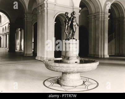 Drei Göttinnen der Schönheit und Anmut : Junon, Minerve et Vénus Bronze aus 152 ETH-bib-Zürich, ETH Zürich, Hauptgebäude (HG), östliche Vorhalle, Trinkwasserbrunnen Grazien-Ans 00206 mit drei Banque D'Images