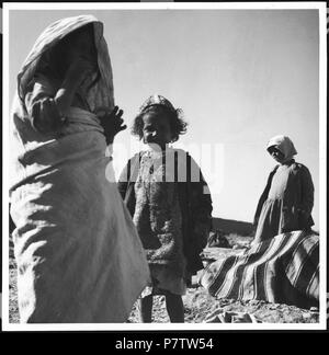 Persien, Veramin : Kinder ; Porträt von Gruppe von Kindern. à partir de 1933 jusqu'à 1934 78 CH-NB - Persien, Veramin- Kinder - Annemarie Schwarzenbach - SLA-Schwarzenbach-A-5-04-058 Banque D'Images