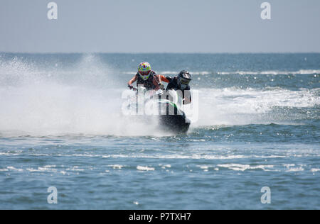 La plage de Newton, Porthcawl, Pays de Galles, 07 juillet,2018. Jet Ski raceing à la course nationale série de grande vitesse, l'adrénaline-paniers P1 Aqua Cross lors d'un jour glorieux Summers. William Andrew Crédit/Megicks Alamy Live News Banque D'Images