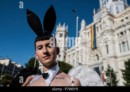 Madrid, Espagne. 7 juillet, 2018. Un reveler posant au cours de la Gay Pride Parade 2018 à Madrid, Espagne. Credit : Marcos del Mazo/Alamy Live News Banque D'Images