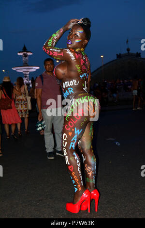 Madrid, Espagne. 7 juillet, 2018. Gay Pride Parade 2018 à Madrid, Espagne, le 7 juillet 2018. Des centaines de gay et lesbiennes sont vus au cours de la démonstration à l'encontre de LGBT phobies LGBT dans 'Madrid Gay Pride 2018". Cette année marque 40 ans depuis la première de Madrid manifestation LGBT autorisé a été organisée par la libération homosexuelle Crédit : Jorge Rey/media/Alamy Punch Live News Banque D'Images