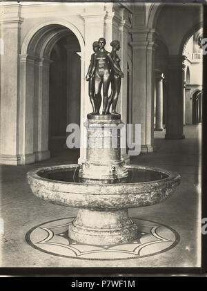 Drei Göttinnen der Schönheit und Anmut : Junon, Minerve et Vénus als 152 Bronze ETH-bib-Zürich, ETH Zürich, Hauptgebäude (HG), östliche Vorhalle, Trinkwasserbrunnen Grazien-Ans 00204 mit drei Banque D'Images