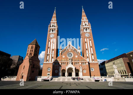 Szeged, Hongrie - Mars 13, 2018 : l'Église Votive et cathédrale de Notre Dame de la Hongrie à Szeged Banque D'Images