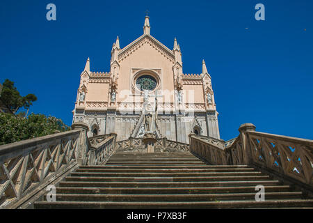 Belle vue sur la cathédrale de Saint François dans le centre historique de Gaeta, Latium Banque D'Images