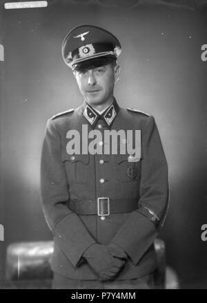 Nederlands : Beschrijving Portret van Inspecteur Hiebel Documenttype foto Vervaardiger Merkelbach, Atelier J. Collectie Collectie Atelier J. Merkelbach Inventarissen http://archief.amsterdam/archief/10164/35072 Afbeeldingsbestand Dememorixer avec généré 010164033127 . vers 1900 213 Jacob Merkelbach, Afb 010164033127 Banque D'Images