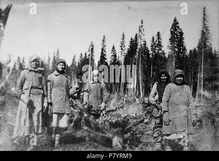 Anglais : Koulak des femmes dans une coupe forestière : - . . 1930-. 1930 237 femmes Koulaks1930 Banque D'Images