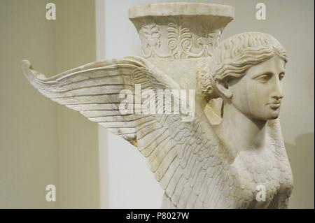 Support de table sous la forme d'un sphinx. Chambre de Faun (VI.12,2). Deuxième péristyle. Pompéi. En. Musée Archéologique National, Naples. L'Italie. Banque D'Images